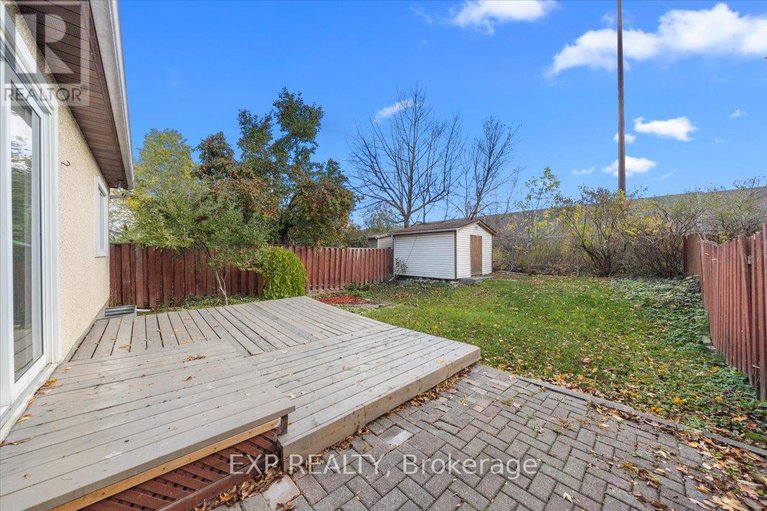 29075972/290-elderberry-terrace/chatelaine-village/ottawa/ontario/K1E1Z1_34