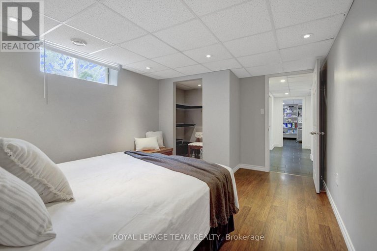 28527539/18-dowdall-crescent/fringewood/ottawa/ontario/K2S1T9_28