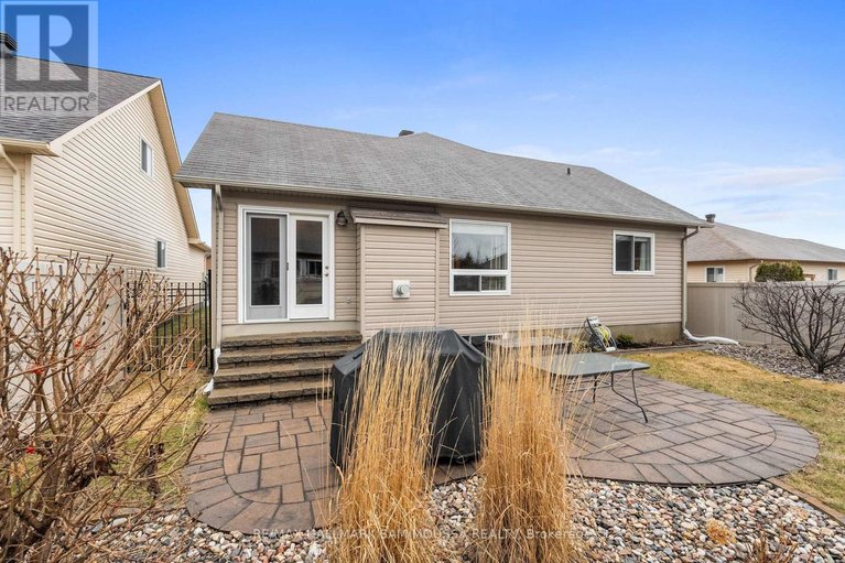 29614140/631-robert-hill-street/almonte/mississippi-mills/ontario/K0A1A0_33