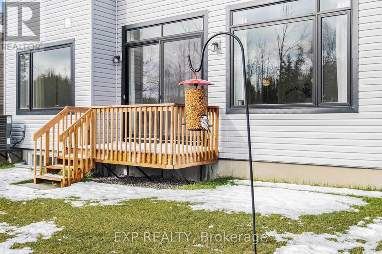 29113298/597-paakanaak-avenue/blossom-parkkemp-parkfindlay-creek/ottawa/ontario/K1X0H4_29