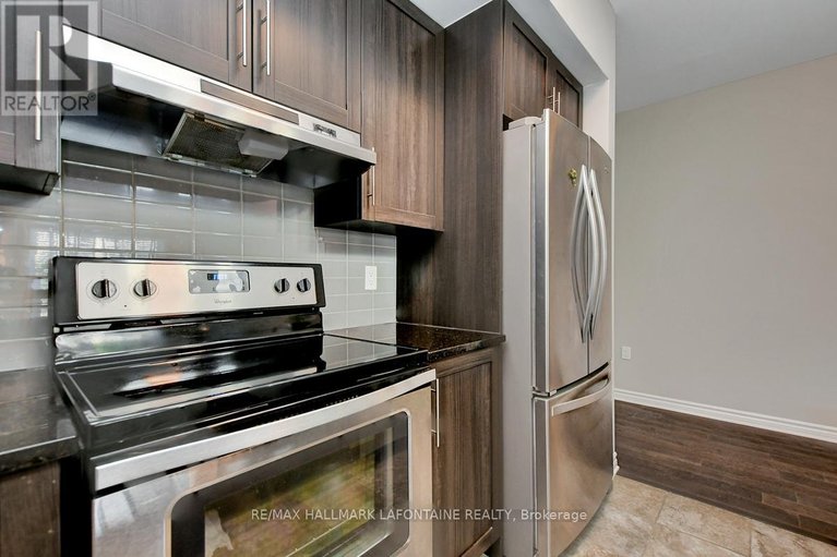 29676805/114-120-prestige-circle/chatelaine-village/ottawa/ontario/K4A1B4_13