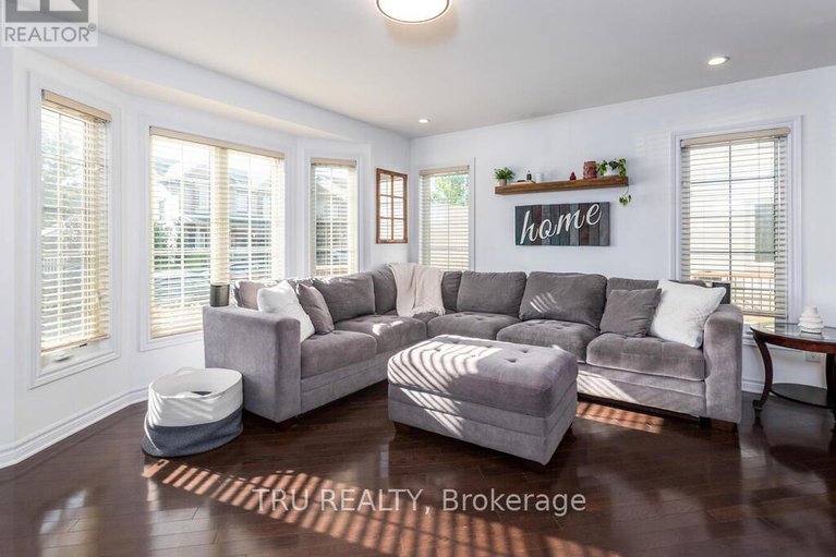 28964944/2757-grand-canal-street/half-moon-bay/ottawa/ontario/K2J0S7_14
