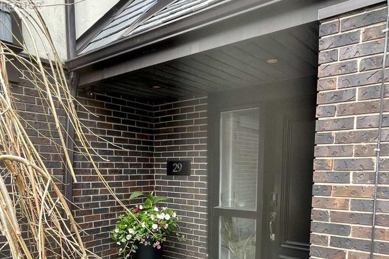 28257393/29-655-richmond-road/woodroffe/ottawa/ontario/K2A3Y3_2