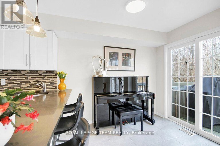 29688479/19-fieldberry-private/stonebridge/ottawa/ontario/K2J5E7_18