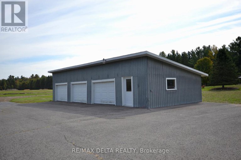 28875479/4725-champlain-street/clarencerockland-twp/clarence-rockland/ontario/K0A1E0_16