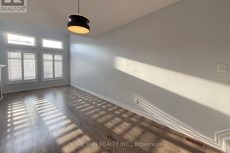 28885401/781-brian-good-avenue/riverside-southgloucester-glen/ottawa/ontario/K4M0E3_12