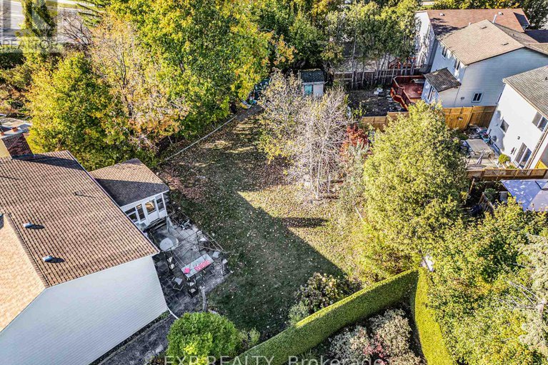 29055198/10-pommel-crescent/bridlewood/ottawa/ontario/K2M1A2_26