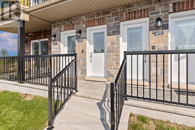 28459480/406-330-montee-outaouais-street/town-of-rockland/clarence-rockland/ontario/K4K1G2_3