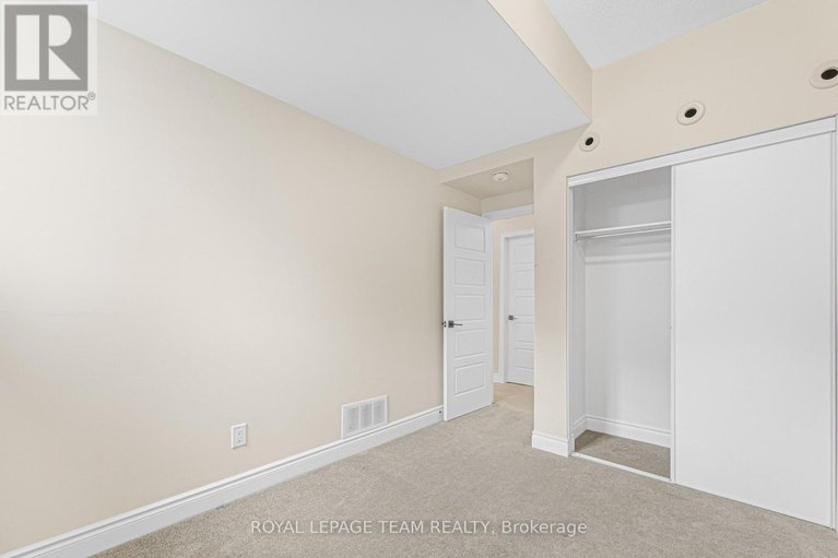 29240133/625-makwa-private/cfb-rockcliffe-and-area/ottawa/ontario/K1K5A4_12