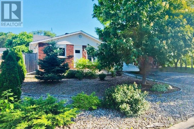 29176561/2155-monson-crescent/beacon-hill-north/ottawa/ontario/K1J6A7_2