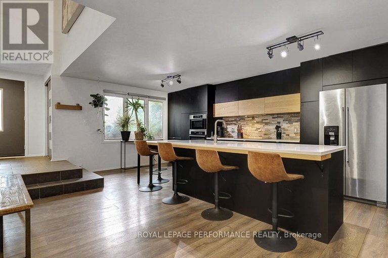 29674269/510-foxview-place/cfb-rockcliffe-and-area/ottawa/ontario/K1K4C4_4