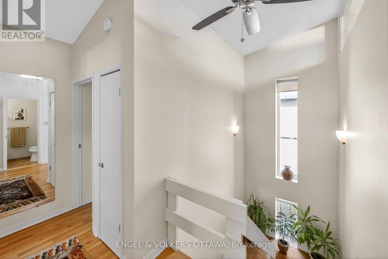 29617139/424-lochaber-avenue/westboro-west/ottawa/ontario/K2A0A6_30