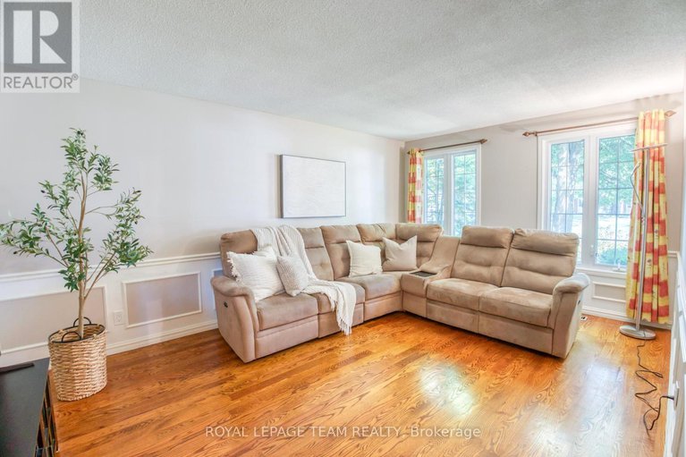 28854199/8-huntsman-crescent/bridlewood/ottawa/ontario/K2M1J2_7