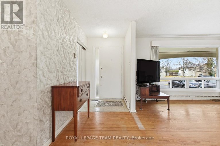 29612098/57-sullivan-avenue/meadowlandscrestview/ottawa/ontario/K2G1V1_4