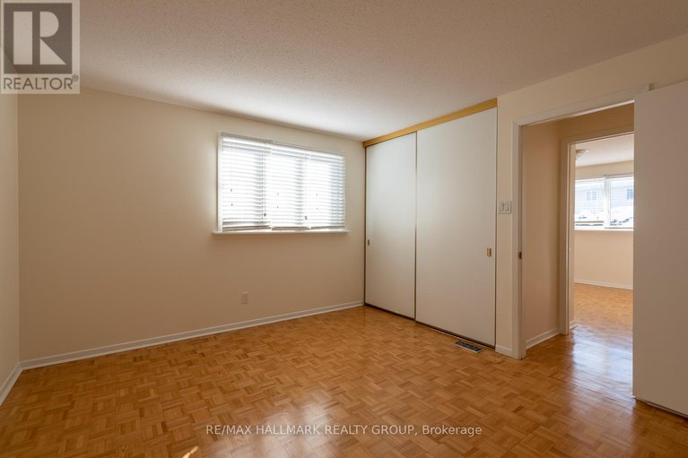 28823440/2429-ogilvie-road/beacon-hill-north/ottawa/ontario/K1J7N3_12