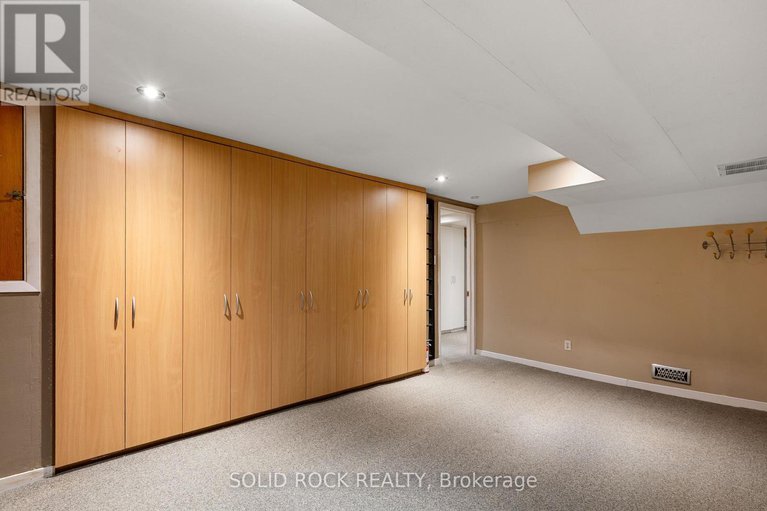 28616919/541-besserer-street/sandy-hill/ottawa/ontario/K1N6C6_33