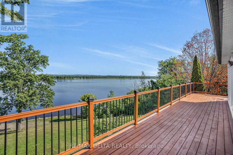 28770240/3705-old-highway-17-road/clarencerockland-twp/clarence-rockland/ontario/K4K1W2_29