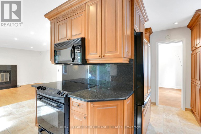 29066042/3804-autumnwood-street/emerald-woodssawmill-creek/ottawa/ontario/K1T2G8_7