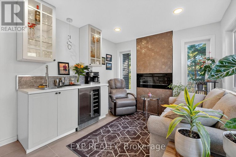 29258512/544-loucks-drive/village-of-russell/russell/ontario/K4R1B6_13