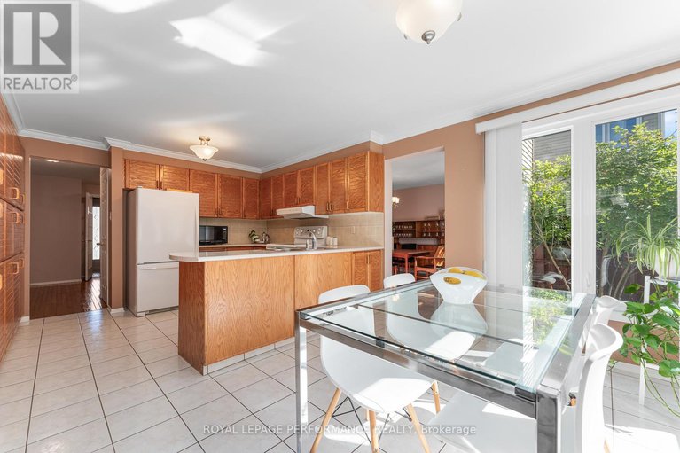 28877578/1848-thistleleaf-crescent/chapel-hill/ottawa/ontario/K1C5W7_14
