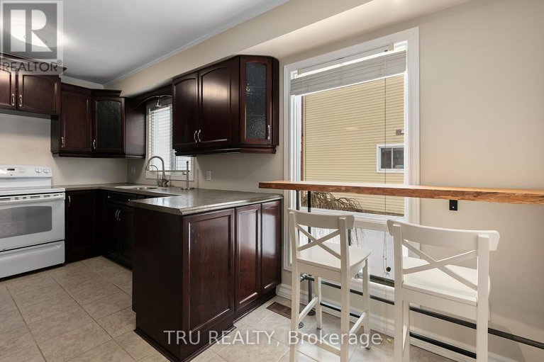 29239837/1078-st-emmanuel-terrace/convent-glen-north/ottawa/ontario/K1C2J7_14