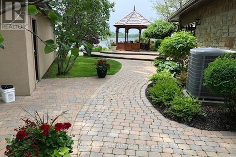 28728548/16024-lakeside-drive/long-sault/south-stormont/ontario/K0C1P0_4