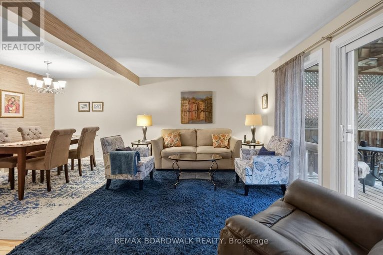 29607397/7925-jeanne-darc-boulevard-n/orleans-wood/ottawa/ontario/K1C2C7_9