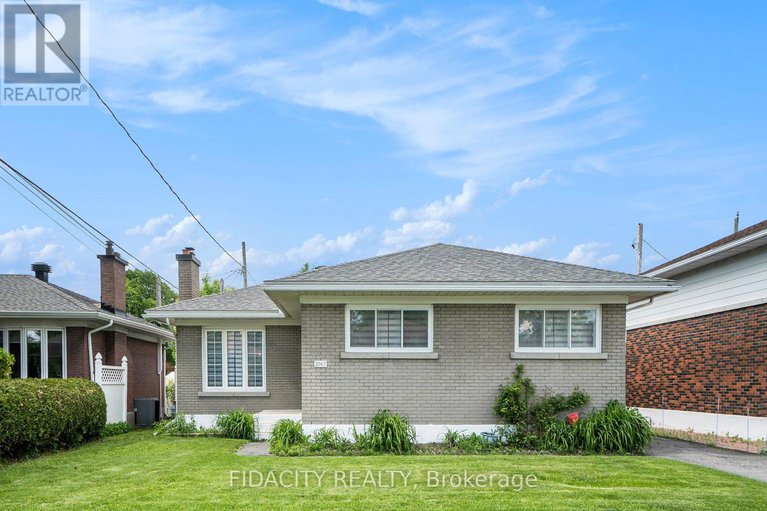 28372915/2147-iris-street/bel-air-park/ottawa/ontario/K2C1B4_1