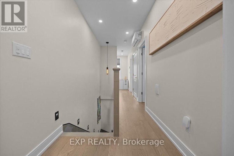 29633378/185-deschamps-avenue/vanier/ottawa/ontario/K1L5Z3_23