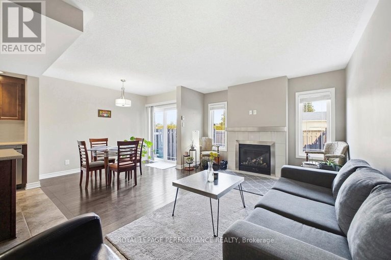 29464157/511-voie-du-pin-rouge-way/mer-bleuebradley-estatesanderson-park/ottawa/ontario/K1W0C4_10