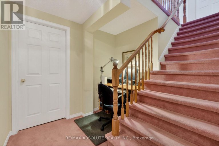 29344772/18-pine-needles-court/stittsville-central/ottawa/ontario/K2S1G5_43