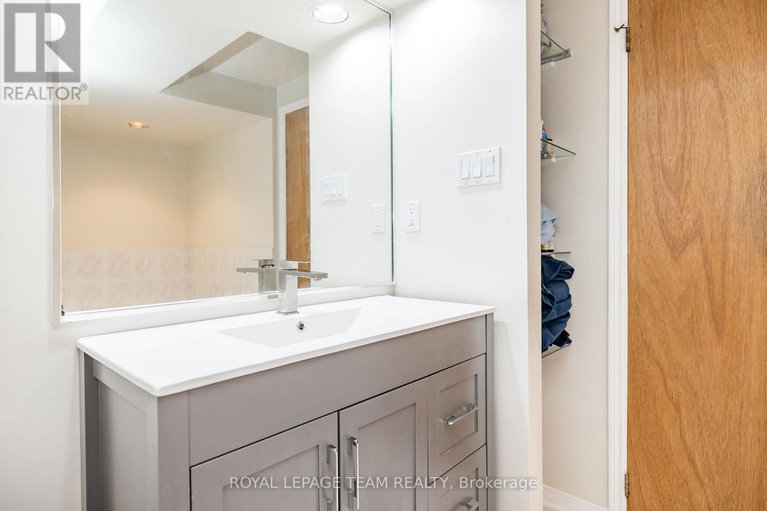 28577001/2740-moncton-road/queensway-terrace-north/ottawa/ontario/K2B7W1_26