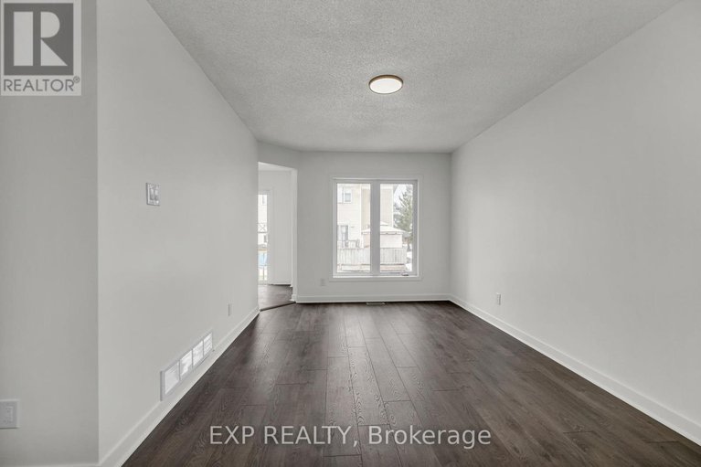 28543966/423-hillsboro-private/emerald-meadowstrailwest/ottawa/ontario/K2M3A7_9