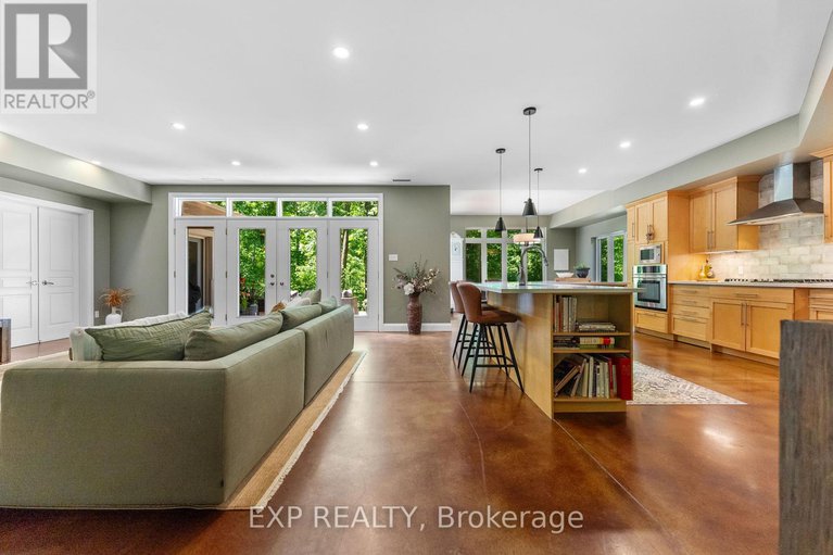 28739772/5759-queenscourt-crescent/manotick-east-to-manotick-station/ottawa/ontario/K4M1K3_15
