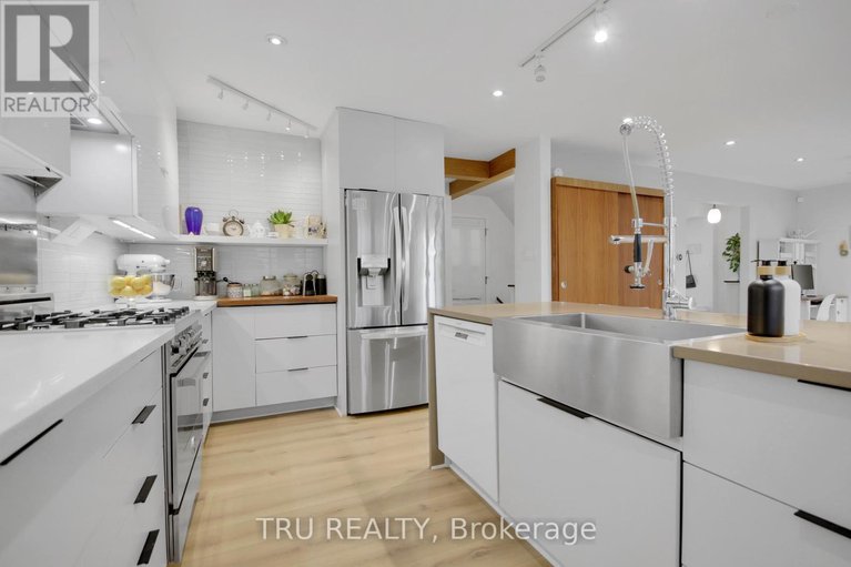 28334651/36-varley-drive/beaverbrook/ottawa/ontario/K2K1G2_13