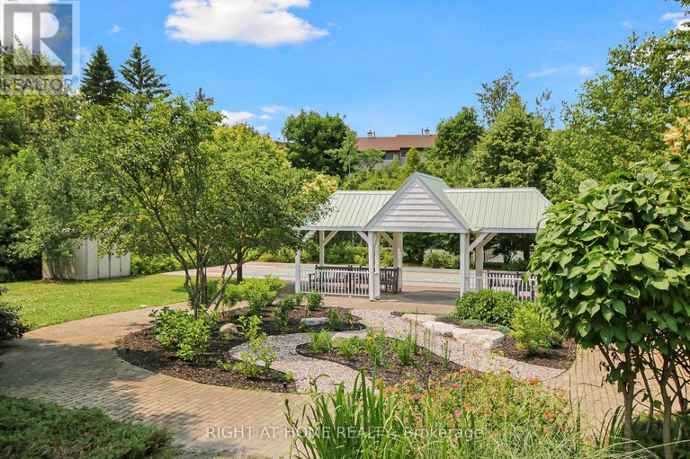 28554308/101-darlington-private/hunt-clubwestern-community/ottawa/ontario/K1V0X8_31