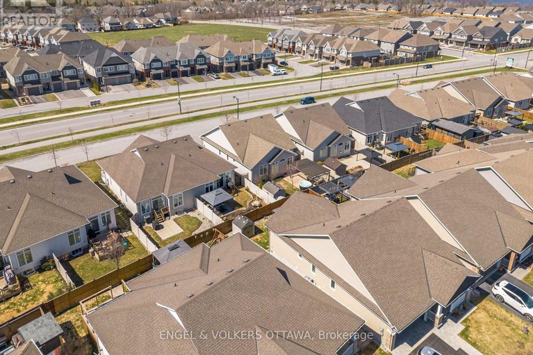 29636459/865-tewin-circle/camelot/ottawa/ontario/K4A1K1_45