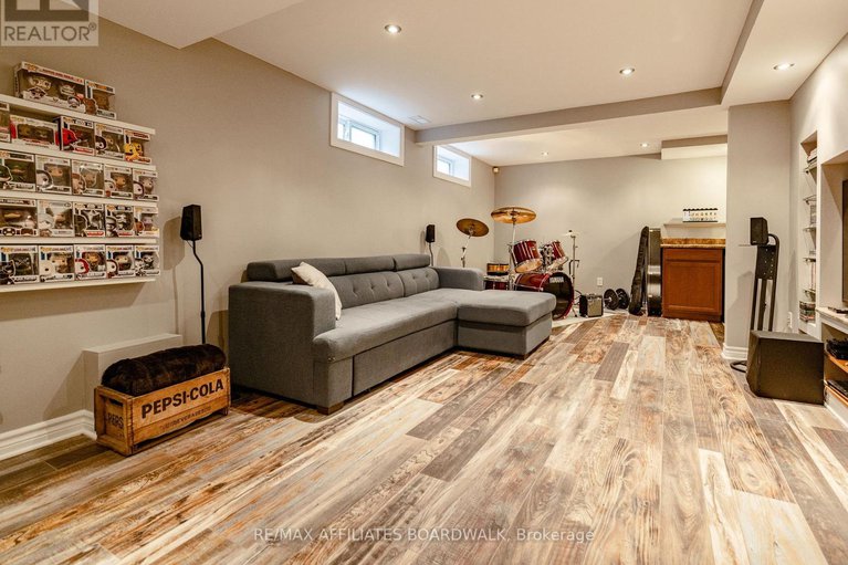 28246634/38-nestow-drive-nw/tanglewood/ottawa/ontario/K2G3X8_26