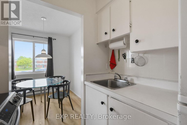 28348903/305b-2041-arrowsmith-drive/beacon-hill-south/ottawa/ontario/K1J7V7_14