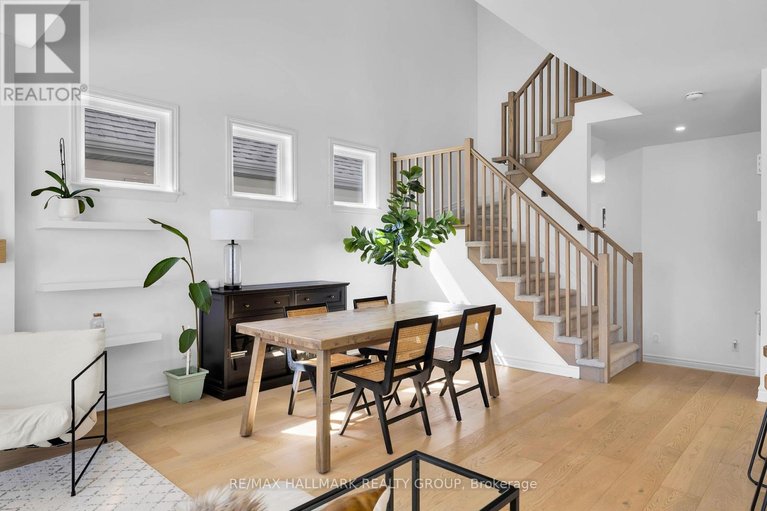 29635213/112-crevasse-road/mer-bleuebradley-estatesanderson-park/ottawa/ontario/K1W0P9_16