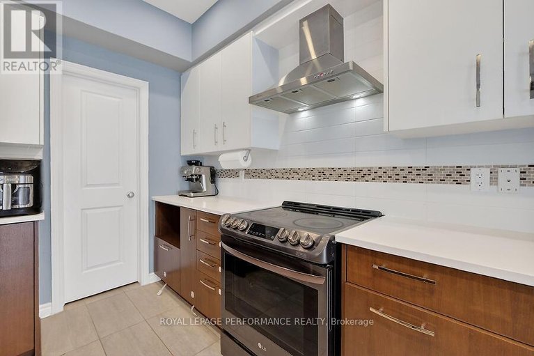 29557576/790-cairn-crescent/mer-bleuebradley-estatesanderson-park/ottawa/ontario/K1W0P7_21