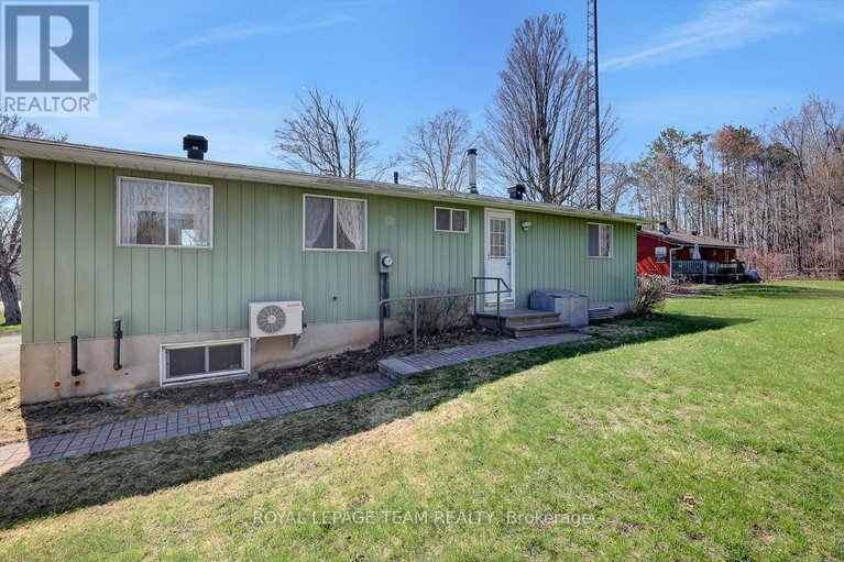 29655714/5523-mitch-owens-road/manotick-south-to-roger-stevens/ottawa/ontario/K1X1C2_34