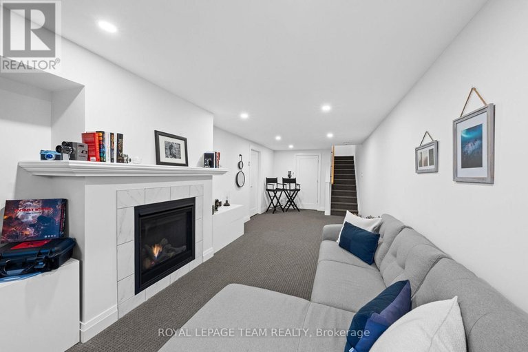 29618339/289-big-dipper-street/riverside-southgloucester-glen/ottawa/ontario/K4M0J2_35