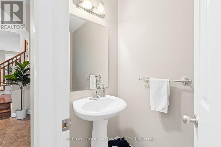28401647/324-horseshoe-crescent-e/stittsville-north/ottawa/ontario/K2S0B6_5