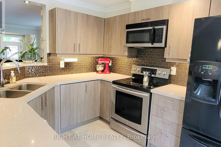 28858841/542-aberfoyle-circle/morgans-grantsouth-march/ottawa/ontario/K2K3R2_9