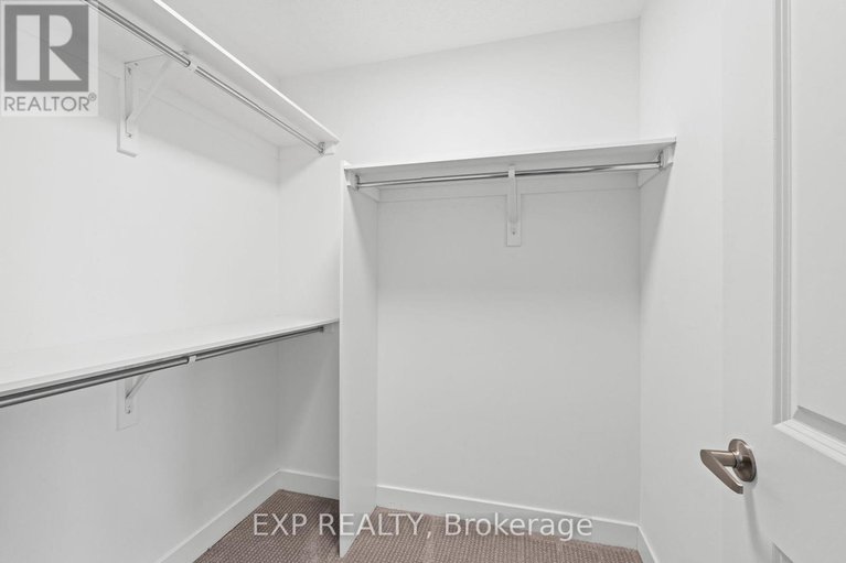 28297698/653-putney-crescent/stittsville-south/ottawa/ontario/K2S2N7_28