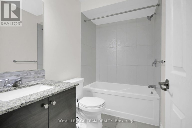 28828874/452-riverboat-heights/half-moon-bay/ottawa/ontario/K2J6K1_22