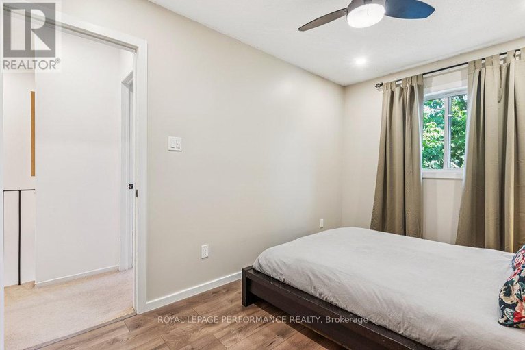 28749249/68-1732-shamandura-lane/orleanssunridge/ottawa/ontario/K1C6Z9_33