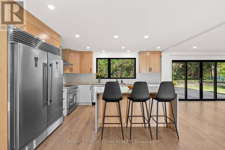 28989052/5575-south-sunset-drive/manotick-long-island-nicholls-island/ottawa/ontario/K4M1J4_13