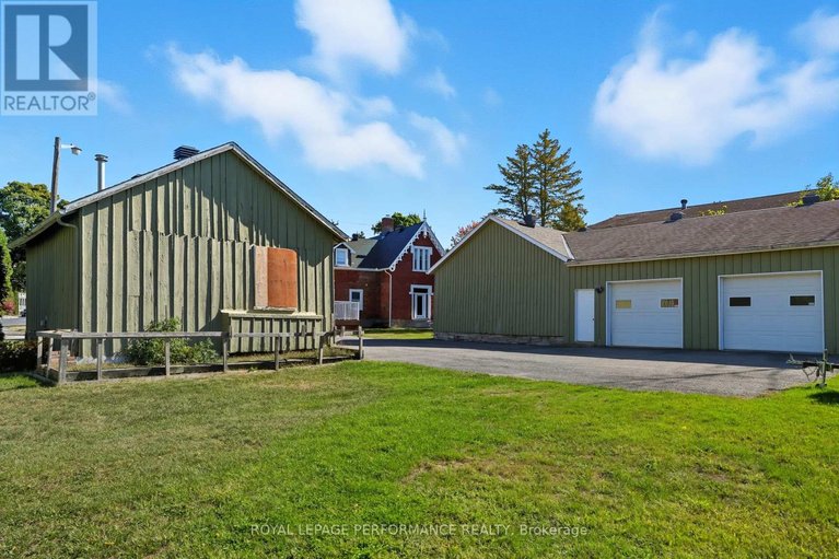 29482695/8-john-street/lorignal/champlain/ontario/K0B1K0_44